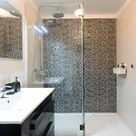 Lovelystay - The Getaway Duplex - Free Parking Lägenhet Oporto
