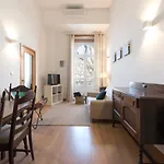 Lovelystay - The Getaway Duplex - Free Parking Lägenhet