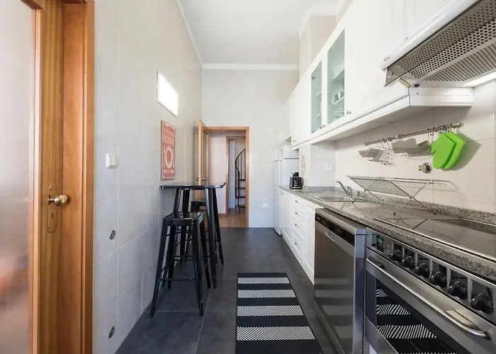 Lovelystay - The Getaway Duplex - Free Parking Apartamento Porto