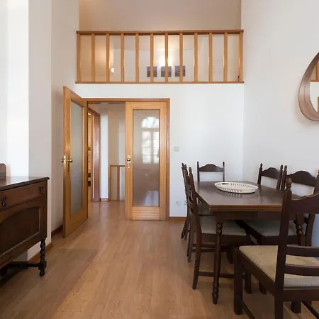 Lovelystay - The Getaway Duplex - Free Parking Daire