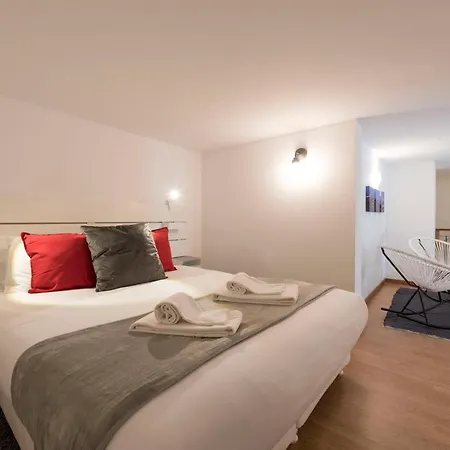 Lovelystay - The Getaway Duplex - Free Parking * Porto