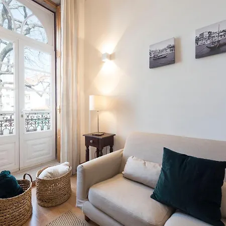 شقة Lovelystay - The Getaway Duplex - Free Parking *