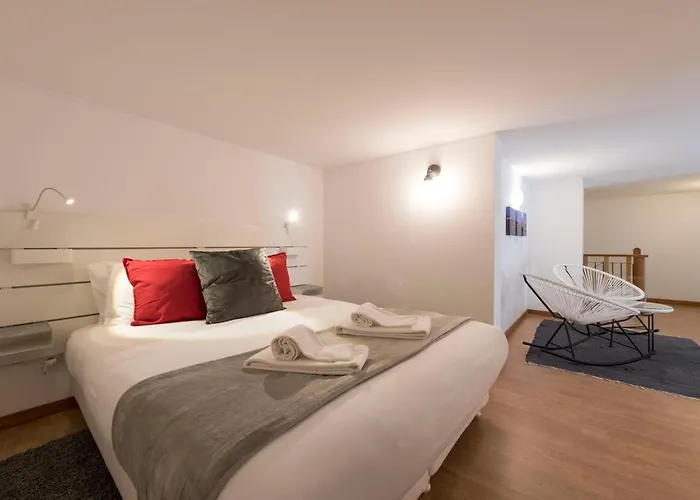 Lovelystay - The Getaway Duplex - Free Parking * Oporto